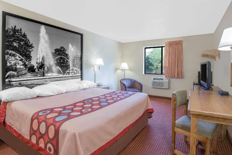 Super 8 By Wyndham Altoona 5