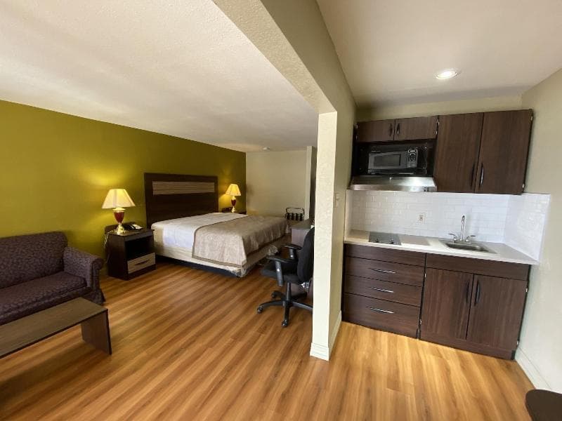 Stratford House Inn And Suites 4