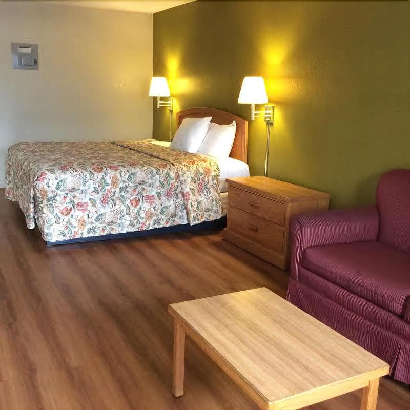 Stratford House Inn And Suites photo 1