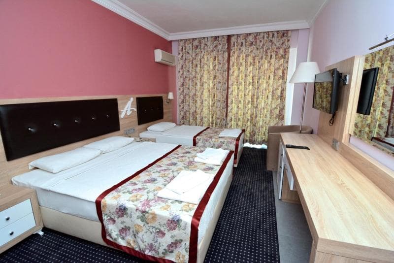 Ananas Hotel 5