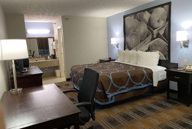 Super 8 by Wyndham Covington 5