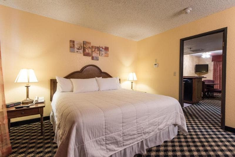 Mcm Elegante Suites 3