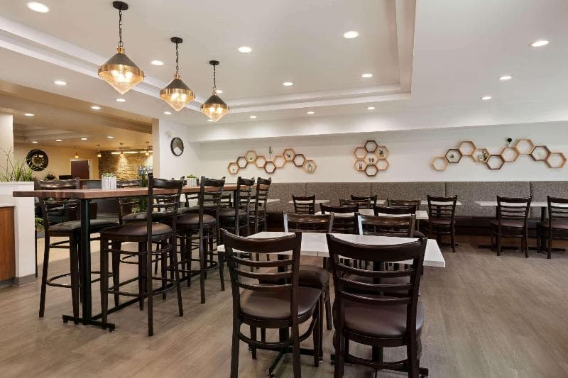 Days Inn & Suites by Wyndham Sherwood Park Edmonton 3