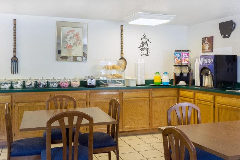 Knights Inn Athens 5