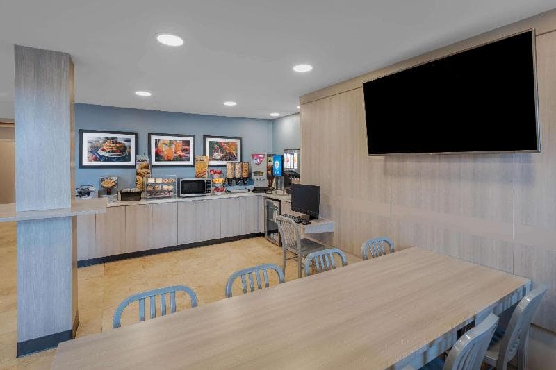 Microtel Inn & Suites By Wyndham Atlanta/Buckhead Area 2