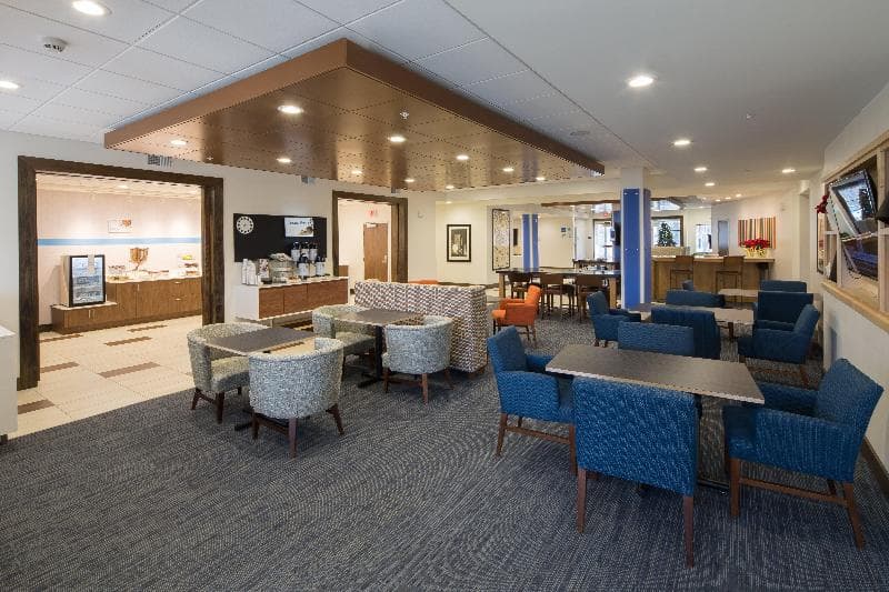 Holiday Inn Express & Suites Alpena - Downtown 5