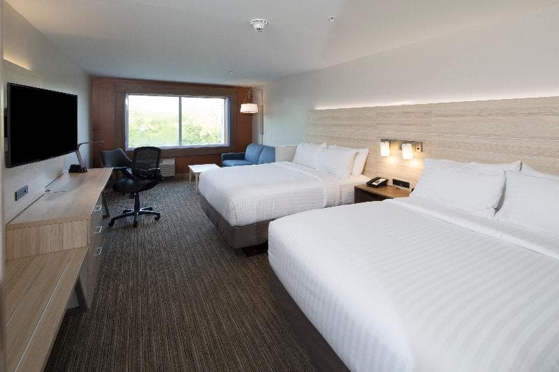 Holiday Inn Express & Suites Alpena - Downtown photo 1