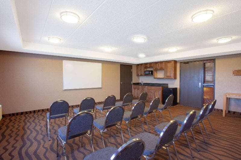 AmericInn by Wyndham Albert Lea 1