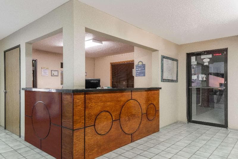 Days Inn by Wyndham Muncie - Ball State University 4