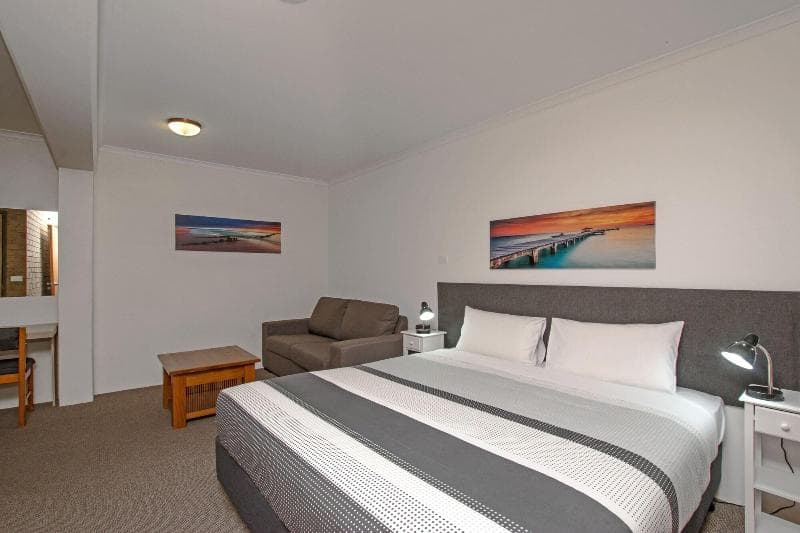 River Street Motel 5