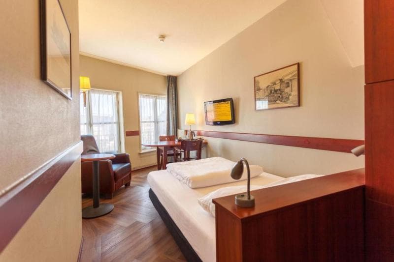 A-Train Hotel 2