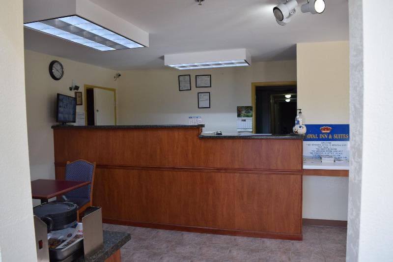 Royal Inn & Suites photo 1