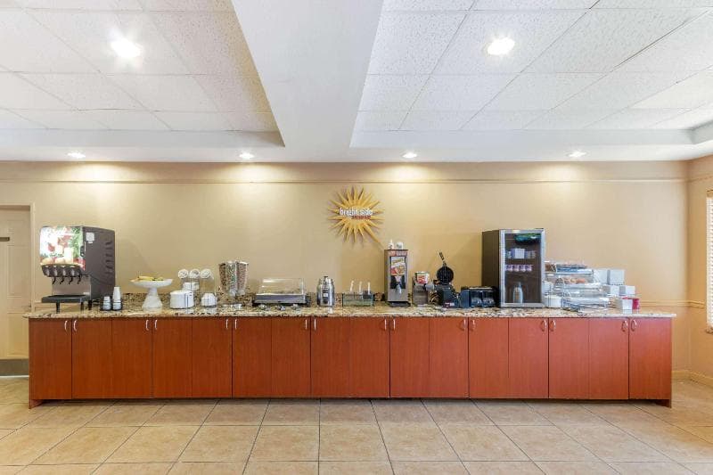 La Quinta Inn & Suites by Wyndham Hobbs 3