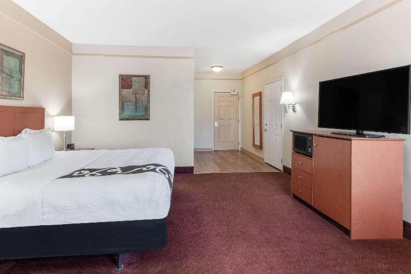 La Quinta Inn & Suites by Wyndham Hobbs 4
