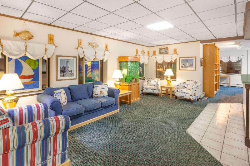 Days Inn by Wyndham Alpena 4