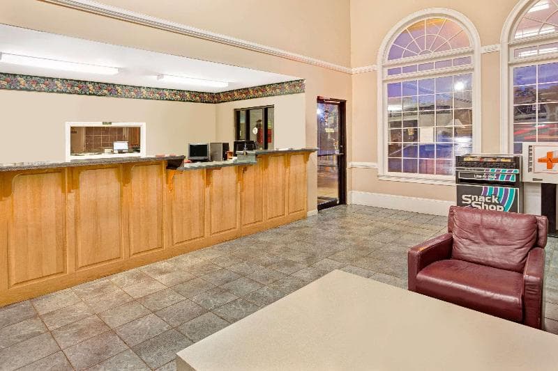 Super 8 By Wyndham Marietta/West/Atl Area 5