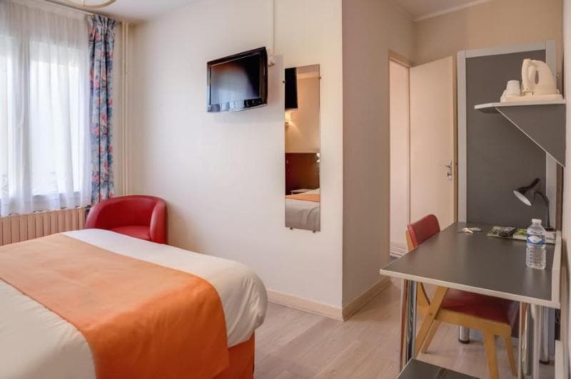 Hotel Logis De La Barque 2