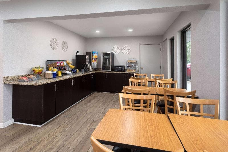 Days Inn By Wyndham Douglasville-Atlanta-Fairburn Road 3