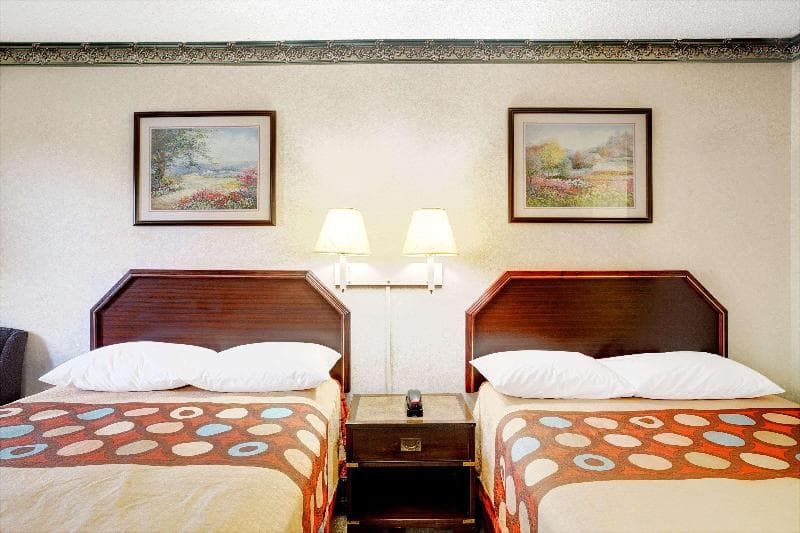 Super 8 By Wyndham Griffin photo 1