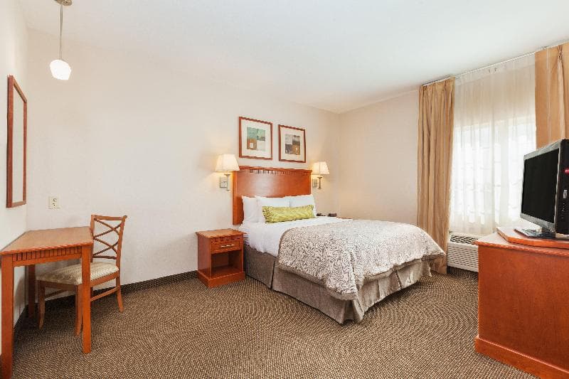 Candlewood Suites Georgetown 4