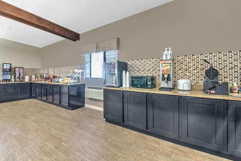 Days Inn By Wyndham Watertown 4