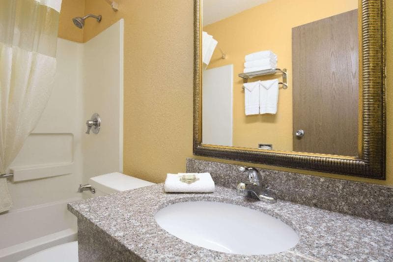 Super 8 By Wyndham Amarillo East 3