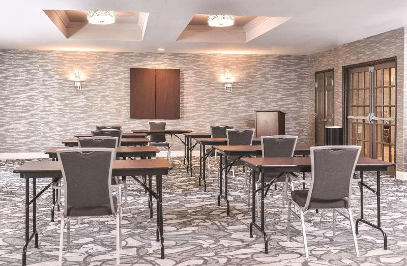 La Quinta Inn & Suites by Wyndham Abilene Mall photo 1