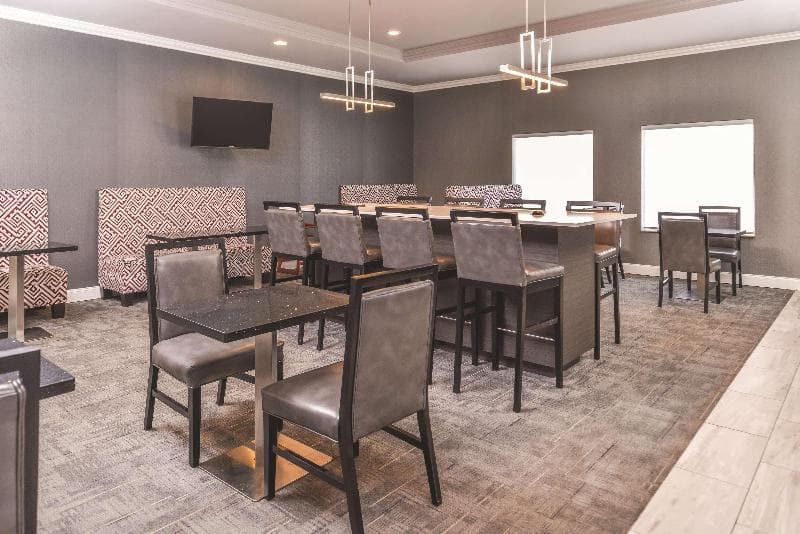 La Quinta Inn & Suites by Wyndham Abilene Mall 3