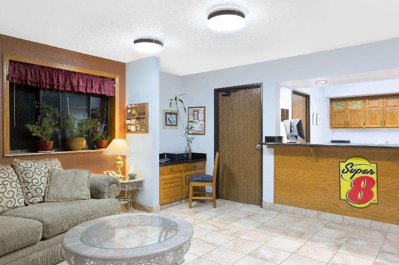 Super 8 by Wyndham Boone 5