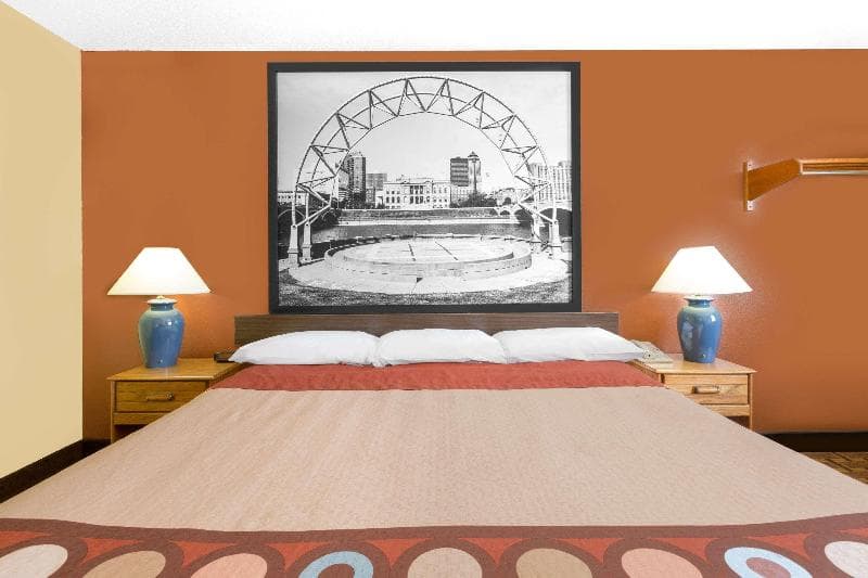 Super 8 by Wyndham Boone 3