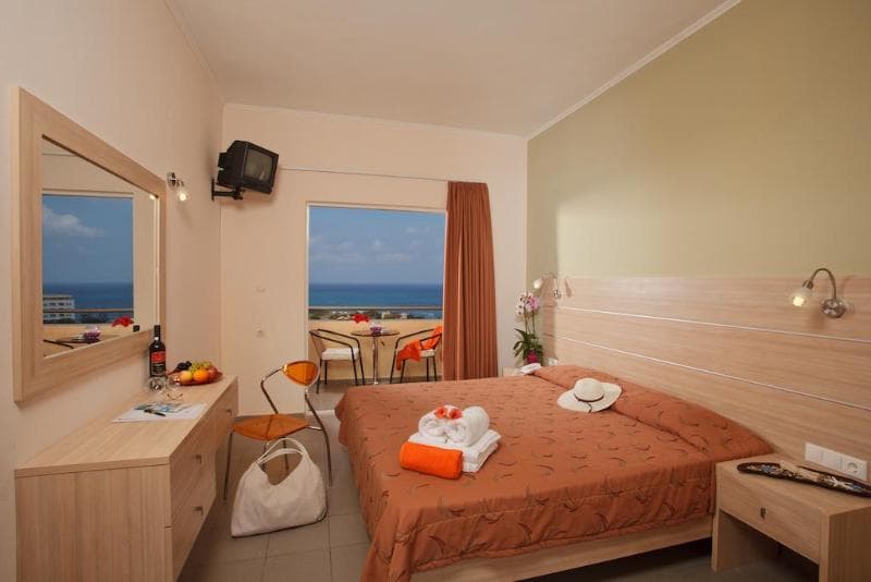 Oasis Skaleta Hotel 5