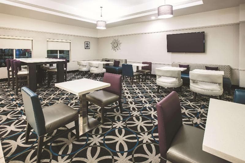 La Quinta Inn & Suites by Wyndham Brownwood 3