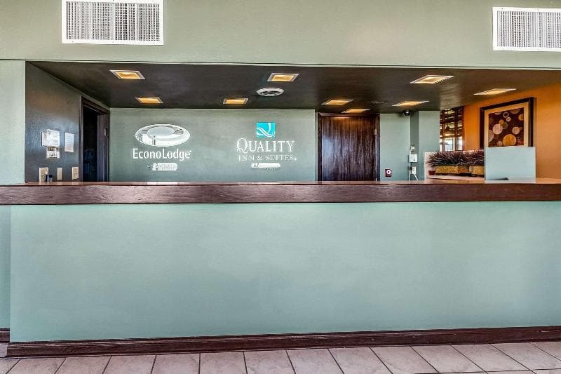 Quality Inn And Suites (Ex Americas Best Value Inn) 5
