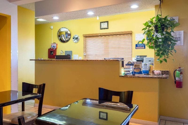 Days Inn by Wyndham Alamogordo 4