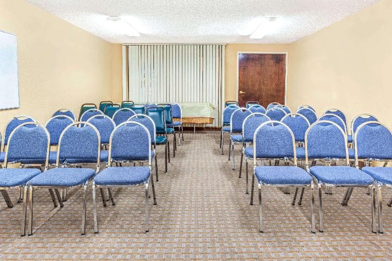 Clarion Pointe Atlanta Airport College Park photo 1