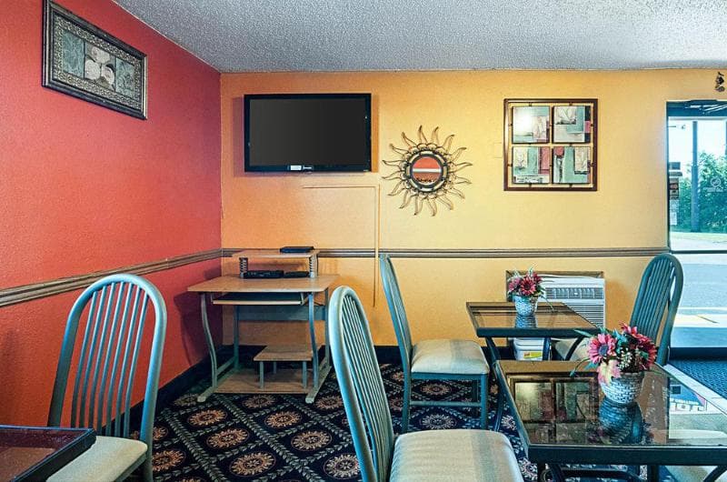 Super 8 By Wyndham Benton Harbor/St. Joseph 4