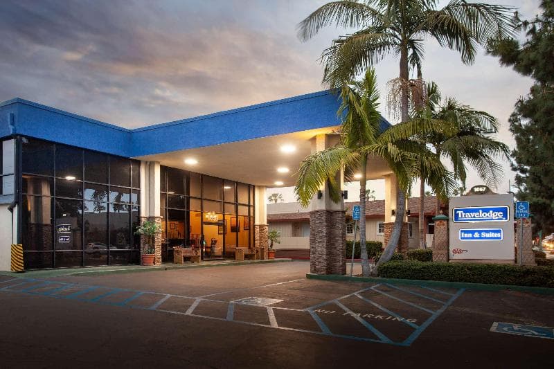Travelodge Inn & Suites by Wyndham Anaheim on Disneyland Dr 4