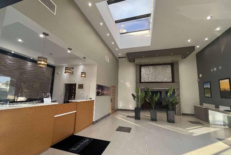 Travelodge Inn & Suites by Wyndham Anaheim on Disneyland Dr 5