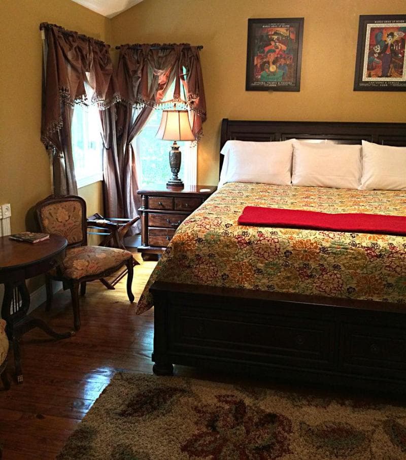 White Oak Manor Bed & Breakfast 3