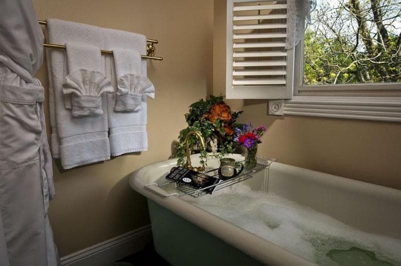White Oak Manor Bed & Breakfast 4