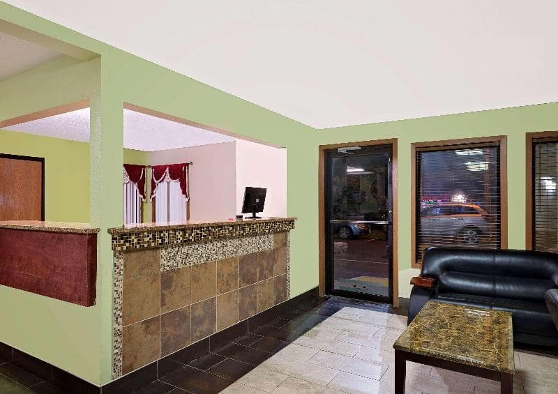 Super 8 by Wyndham Muncie/Ball State College Area 5