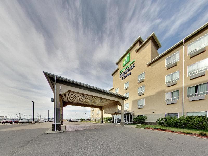 Holiday Inn Express & Suites Edmonton-International Airport photo 1