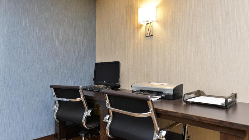 Holiday Inn Express & Suites Edmonton-International Airport 3