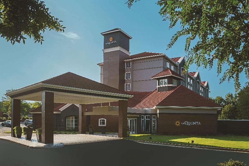 La Quinta Inn & Suites by Wyndham Atlanta Alpharetta 5