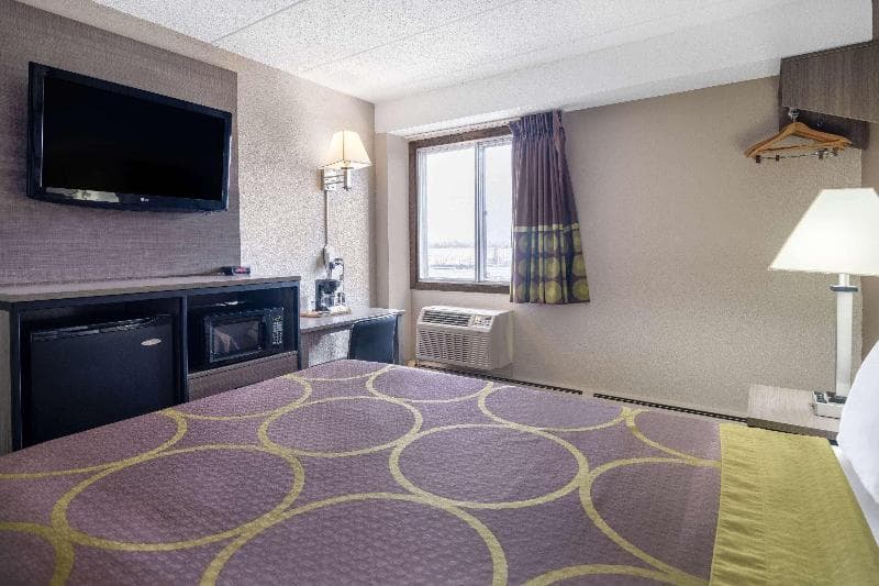 Super 8 by Wyndham Owatonna main