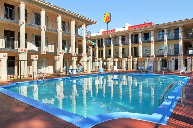 Super 8 by Wyndham Atlanta/Hartsfield Jackson Airport 2