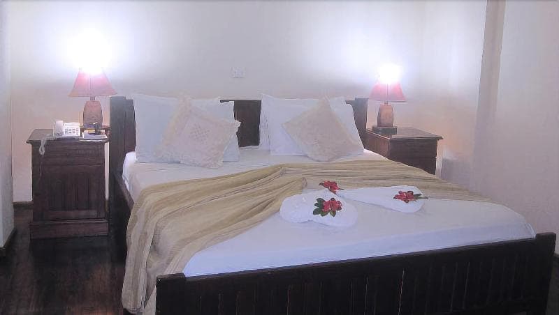 Coconut Grove Regency 5