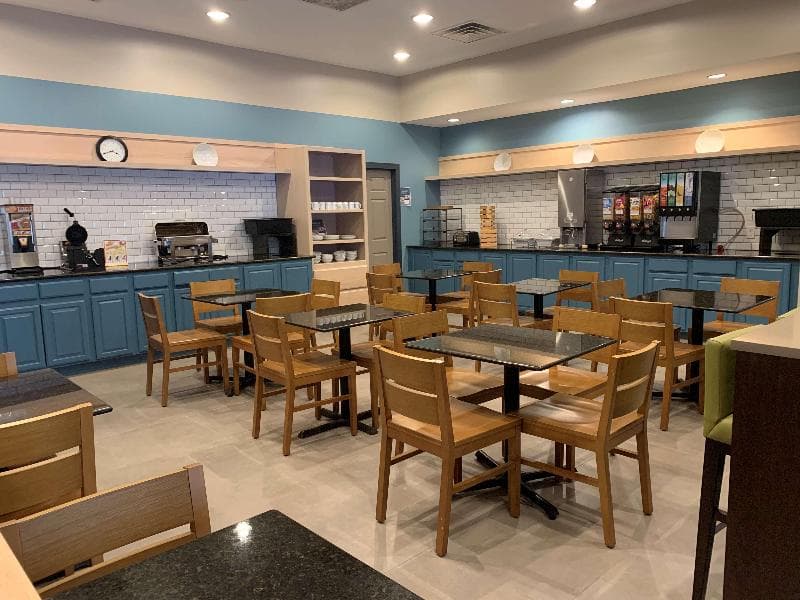 Country Inn & Suites by Radisson, Kalamazoo, MI 3
