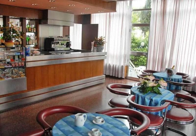 Hotel President photo 1