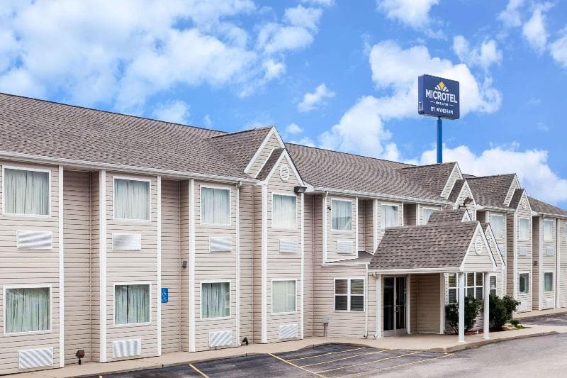 Microtel Inn & Suites by Wyndham Ardmore 4